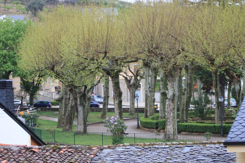 Hostal Burbia Villafranca del Bierzo Kültér fotó