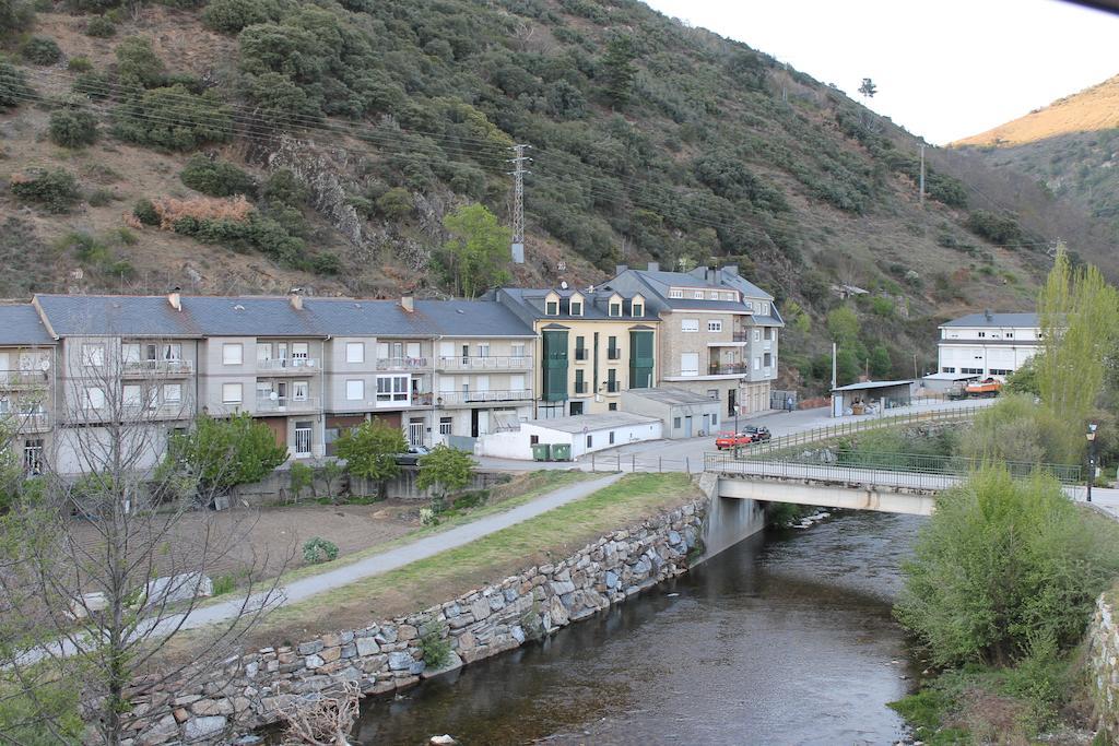 Hostal Burbia Villafranca del Bierzo Kültér fotó