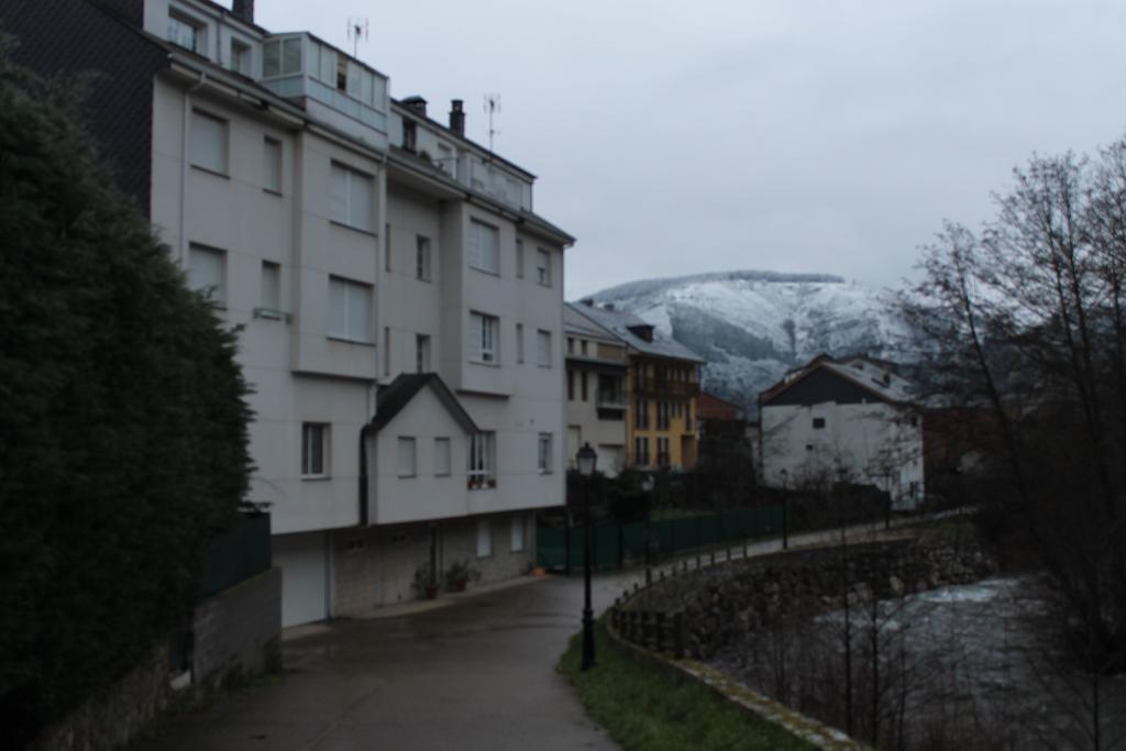 Hostal Burbia Villafranca del Bierzo Kültér fotó